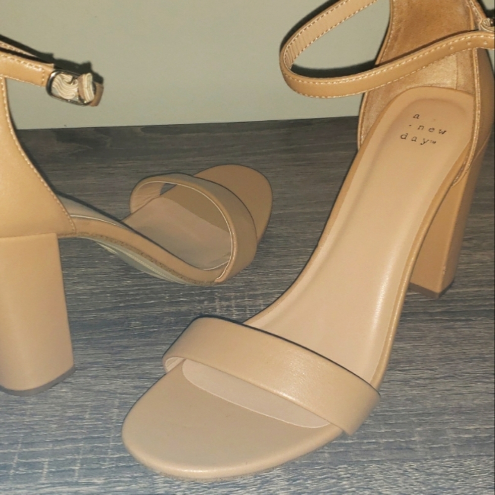 Sz11 High Block Heel Taupe Ankle Strap Sandal
